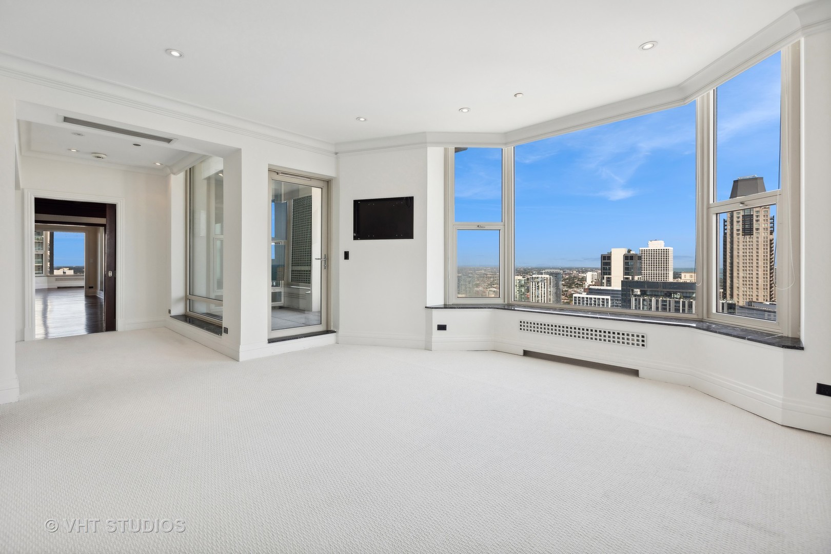 25 E Superior Street Unit: 4401