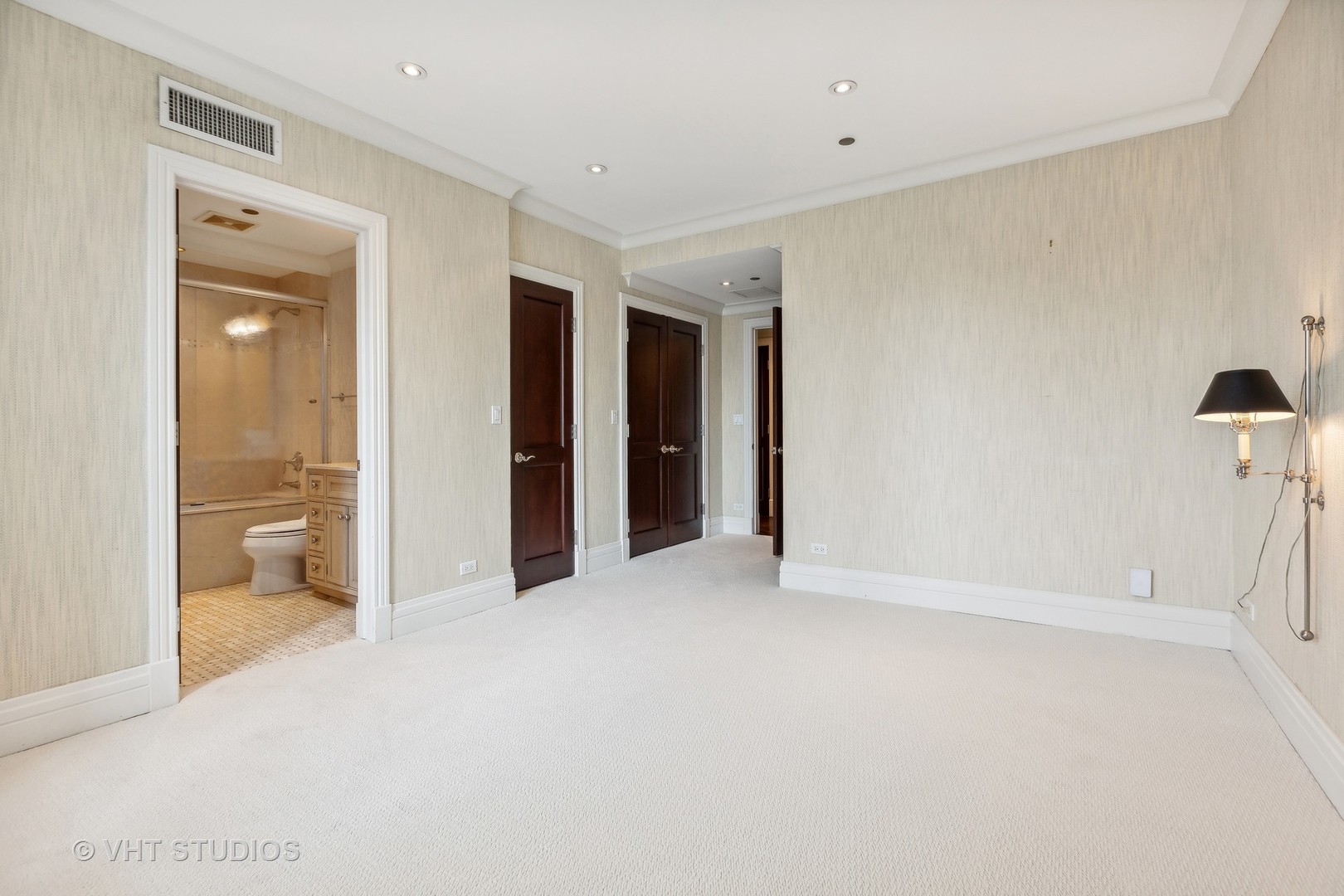 25 E Superior Street Unit: 4401