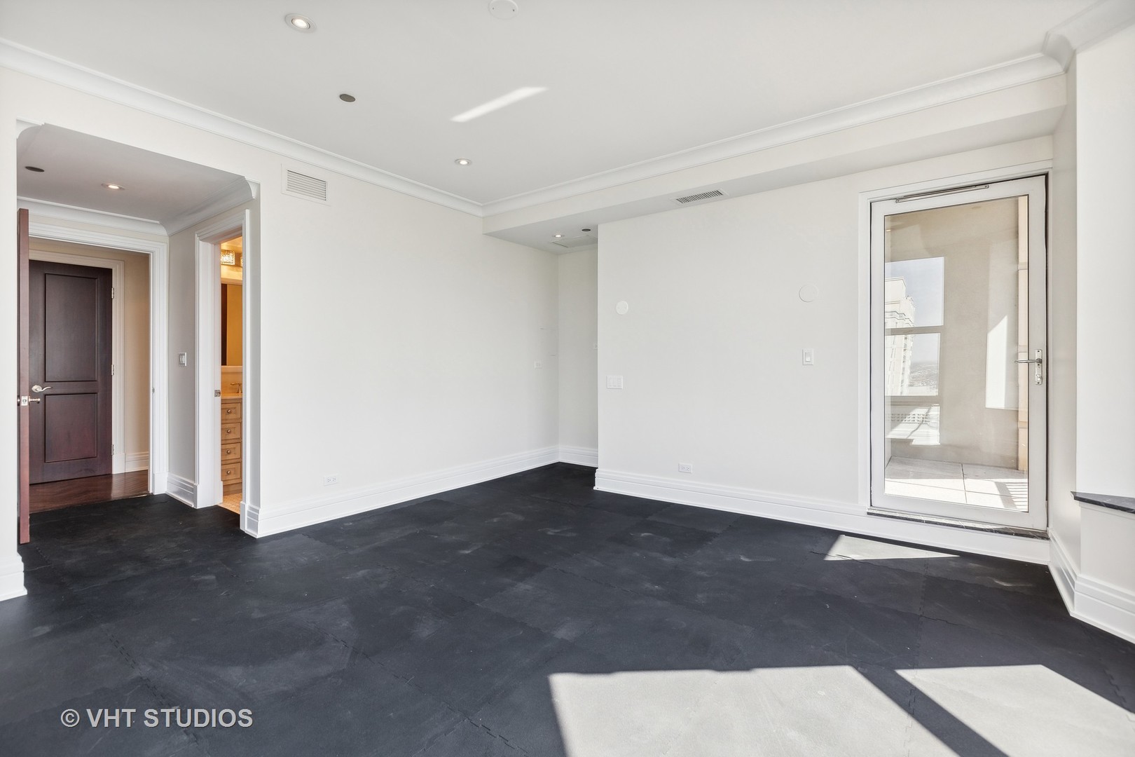 25 E Superior Street Unit: 4401