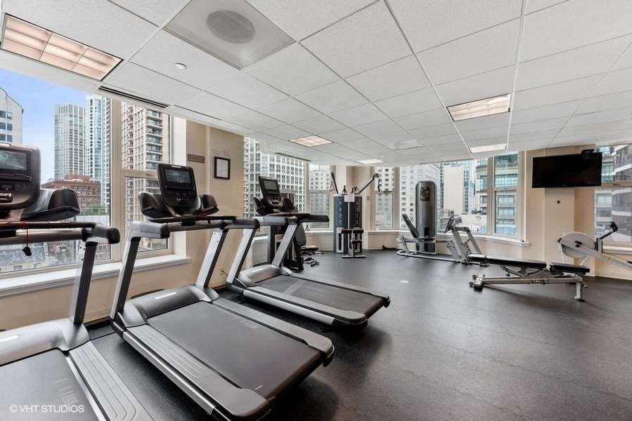 25 E Superior Street Unit: 4401