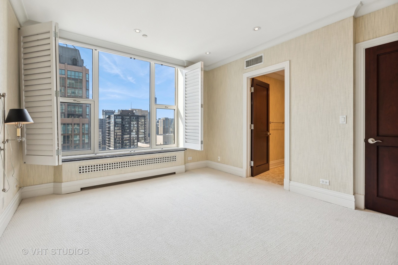 25 E Superior Street Unit: 4401