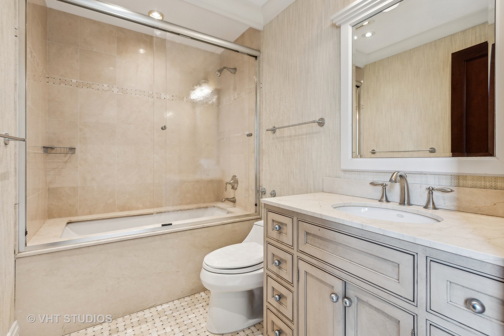 25 E Superior Street Unit: 4401