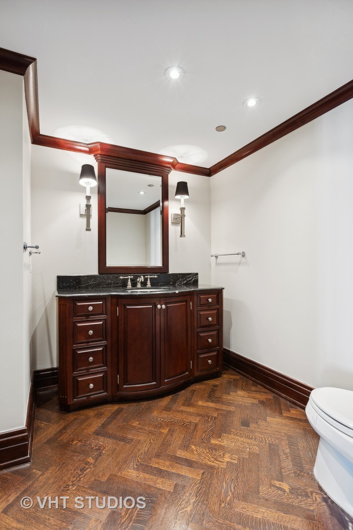 25 E Superior Street Unit: 4401