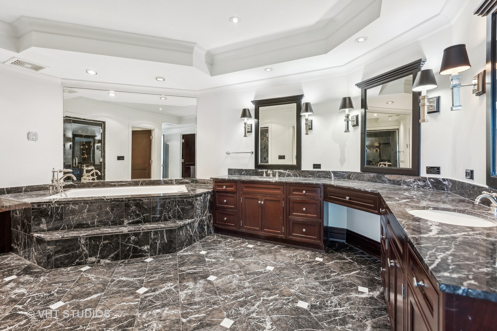 25 E Superior Street Unit: 4401
