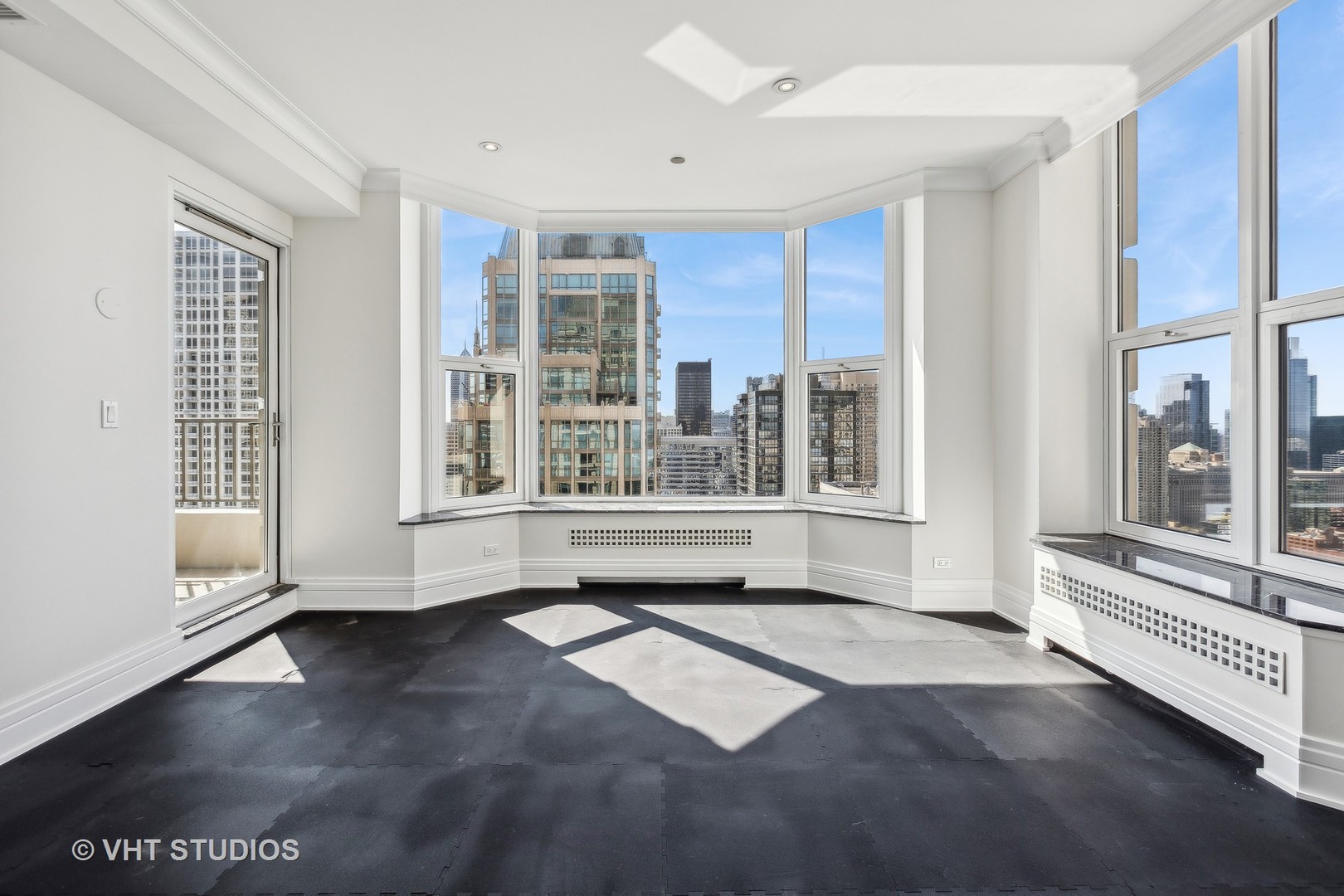 25 E Superior Street Unit: 4401