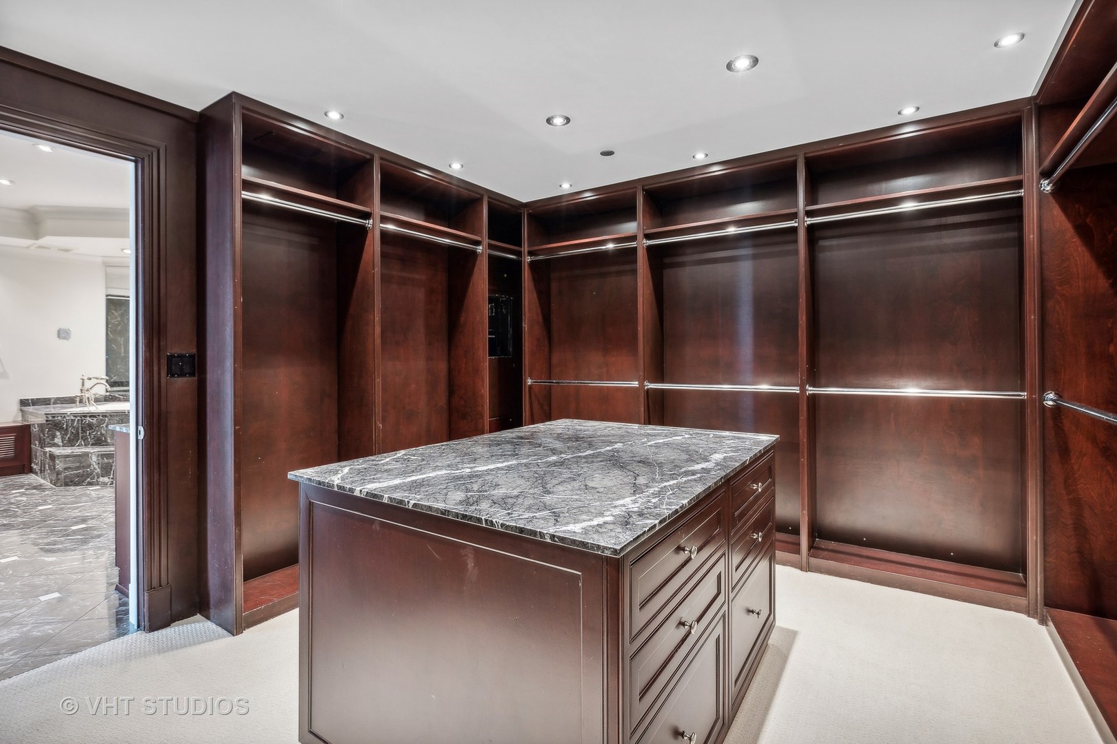 25 E Superior Street Unit: 4401
