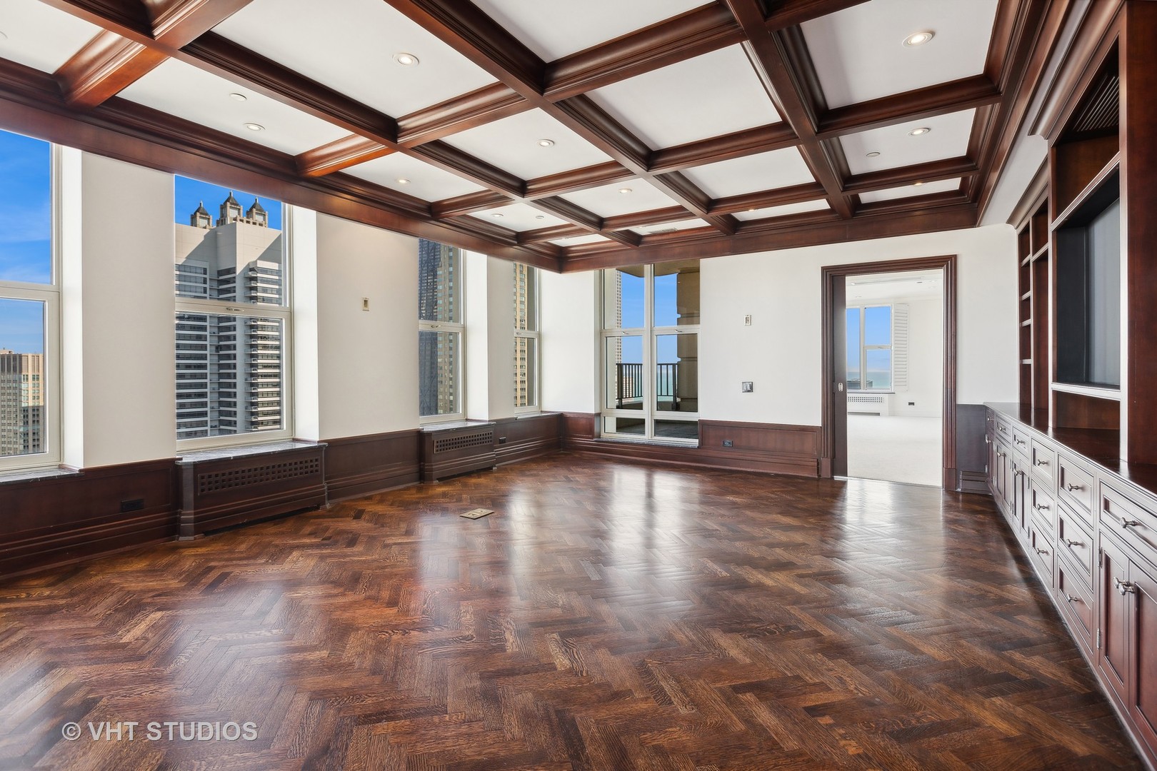 25 E Superior Street Unit: 4401