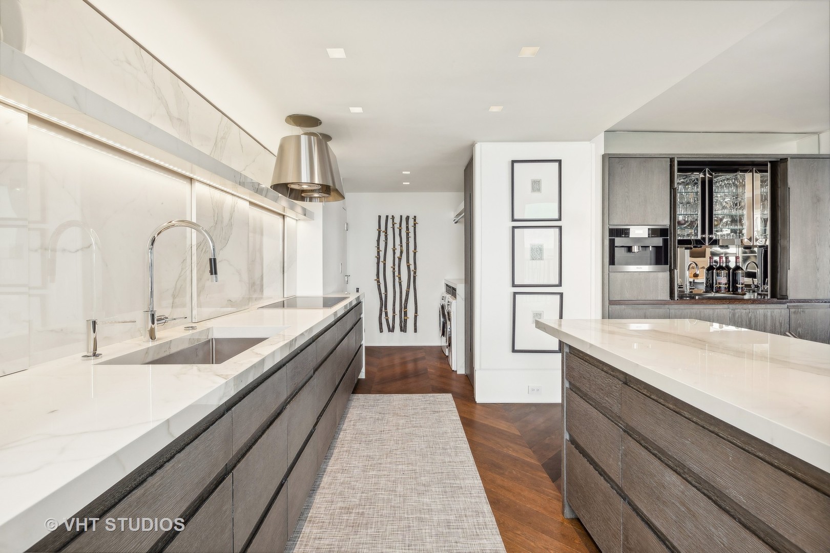 1040 N LAKE SHORE Drive Unit: 26D