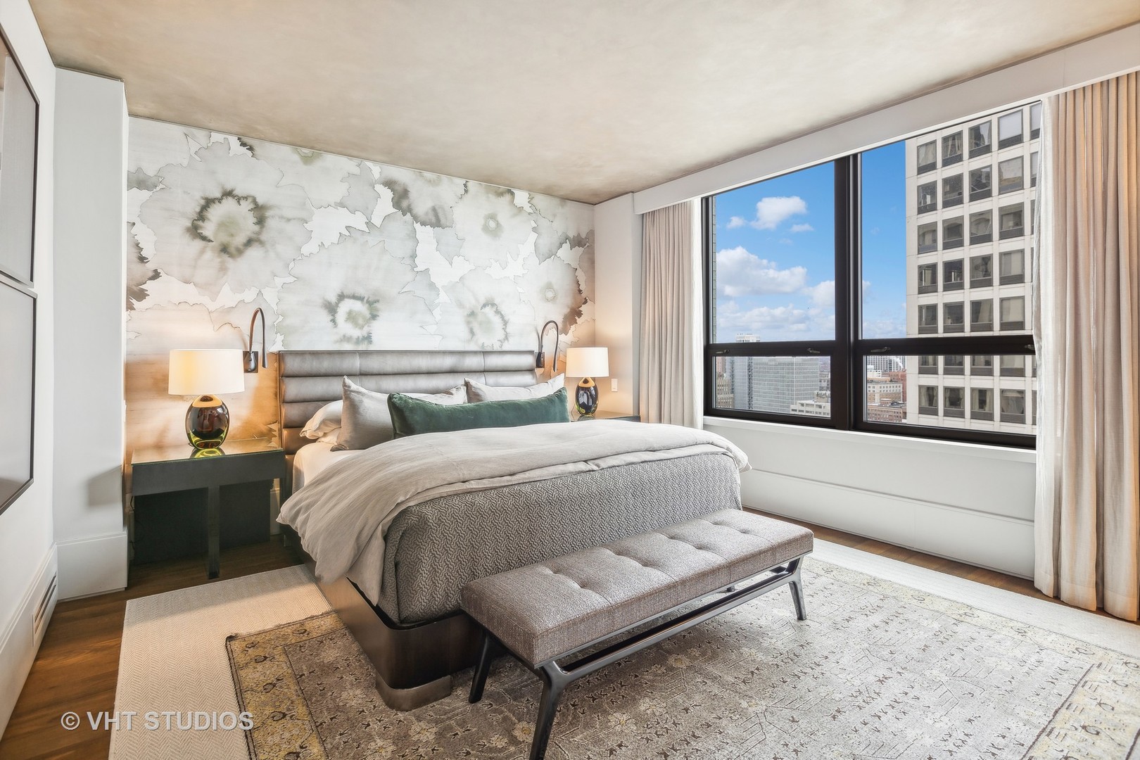 1040 N LAKE SHORE Drive Unit: 26D