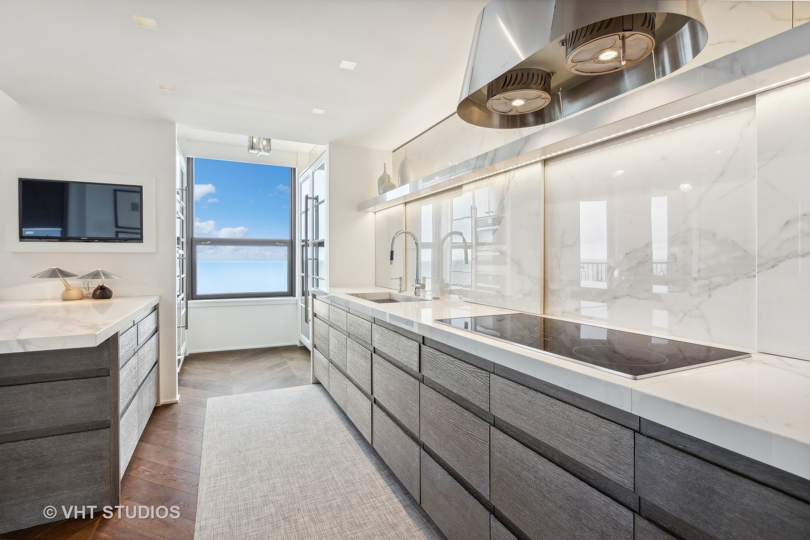 1040 N LAKE SHORE Drive Unit: 26D