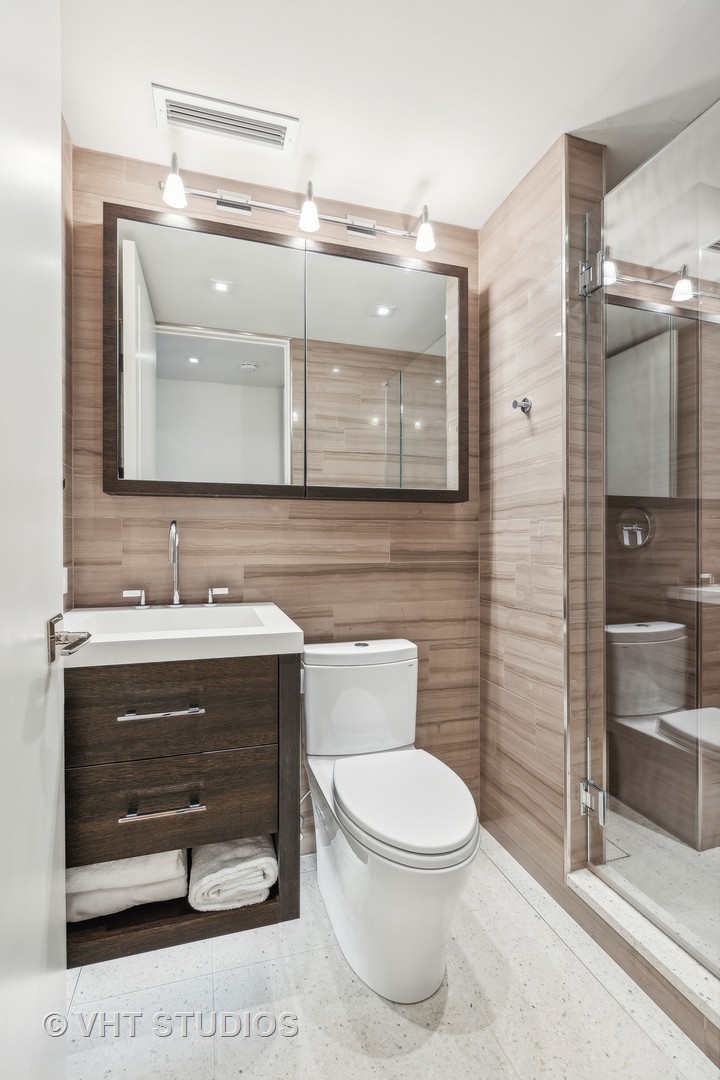 1040 N LAKE SHORE Drive Unit: 26D