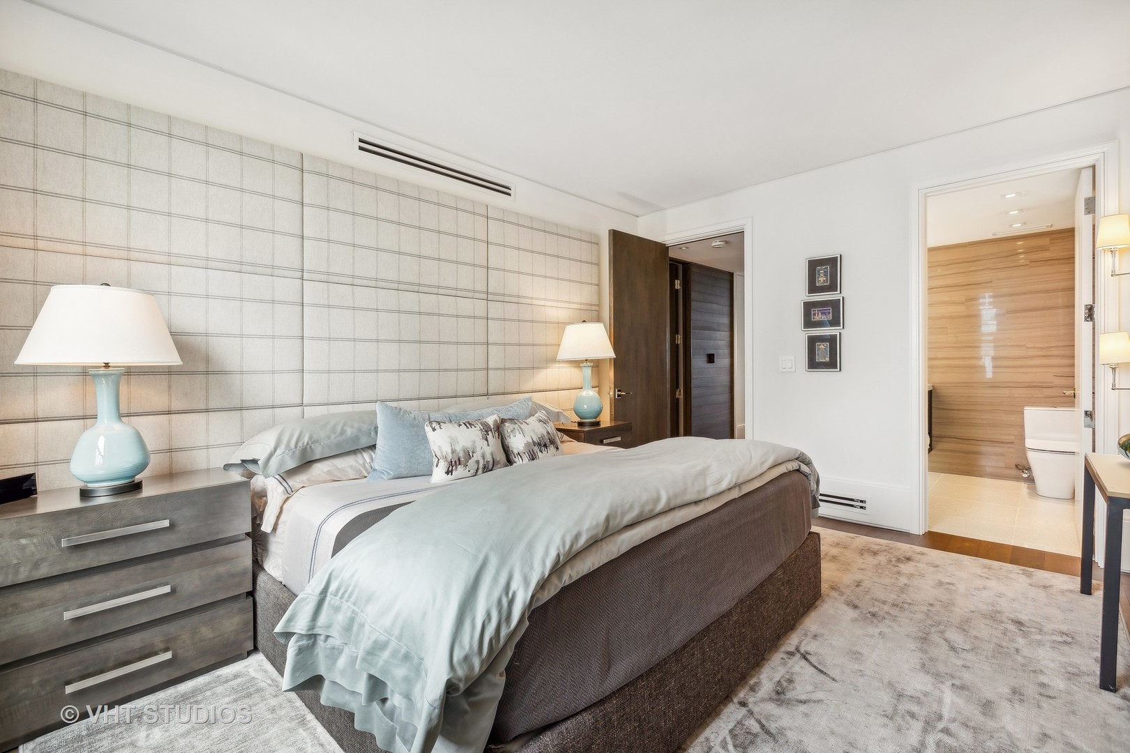 1040 N LAKE SHORE Drive Unit: 26D