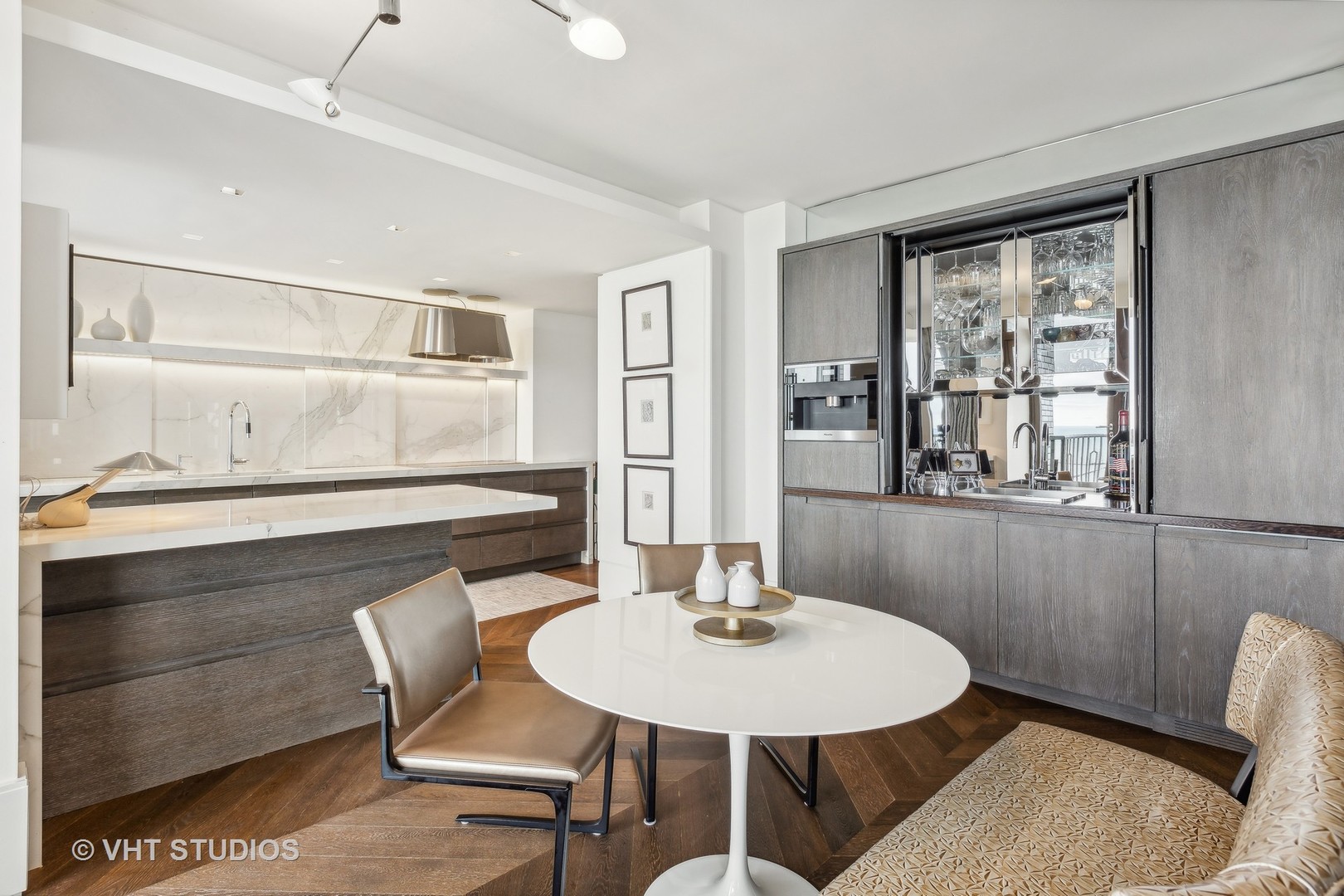 1040 N LAKE SHORE Drive Unit: 26D