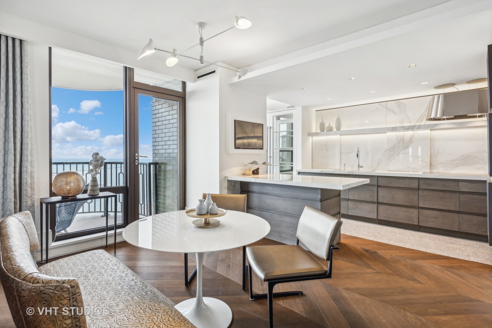 1040 N LAKE SHORE Drive Unit: 26D