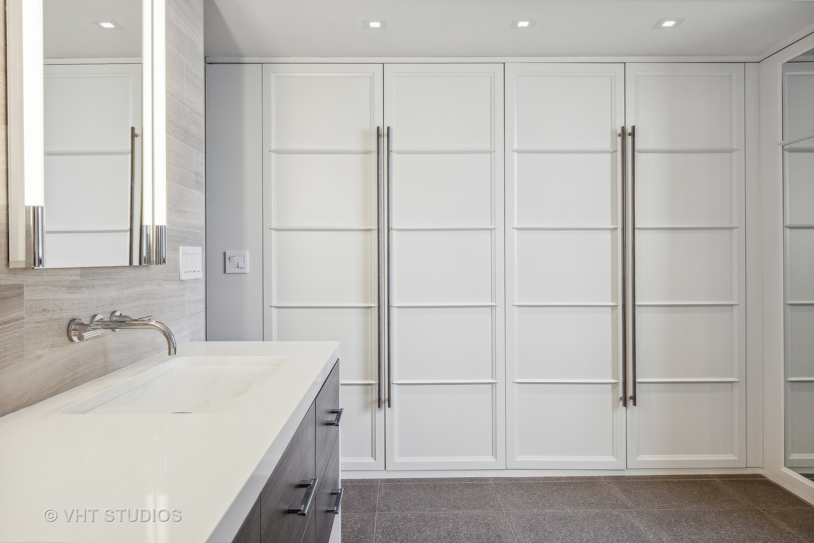 1040 N LAKE SHORE Drive Unit: 26D