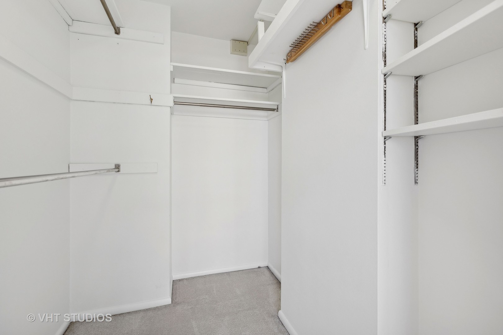 3550 N Lake Shore Drive Unit: 2501