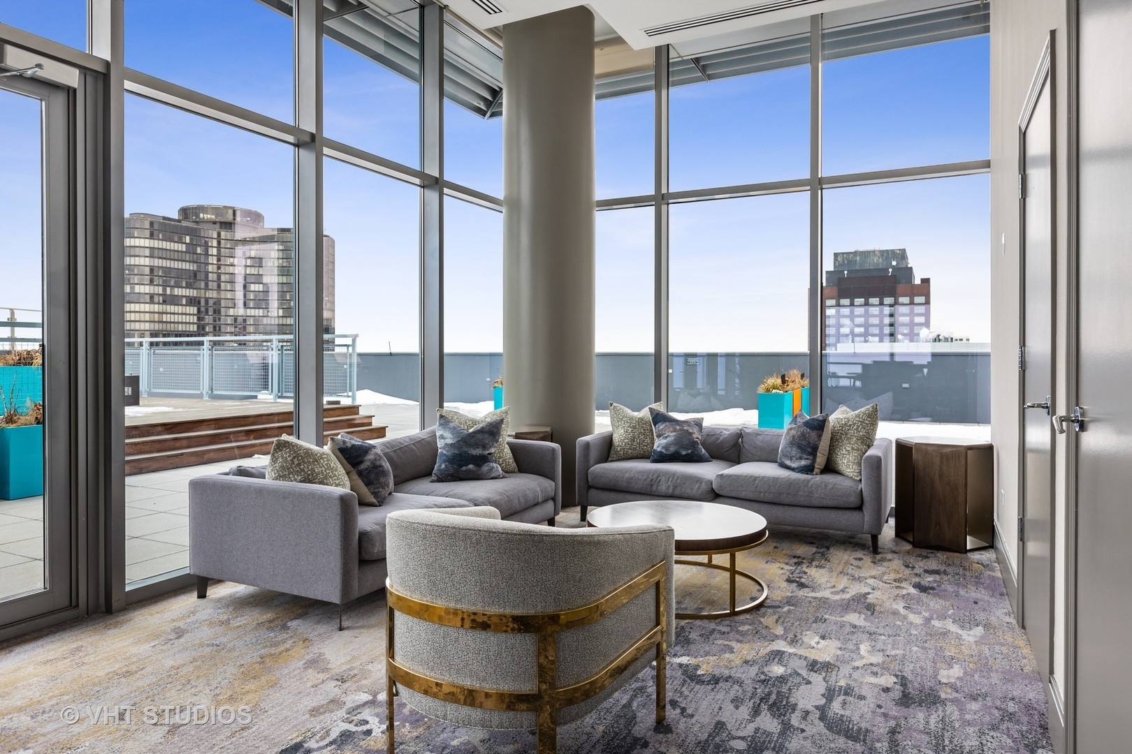 600 N Lake Shore Drive Unit: 2001