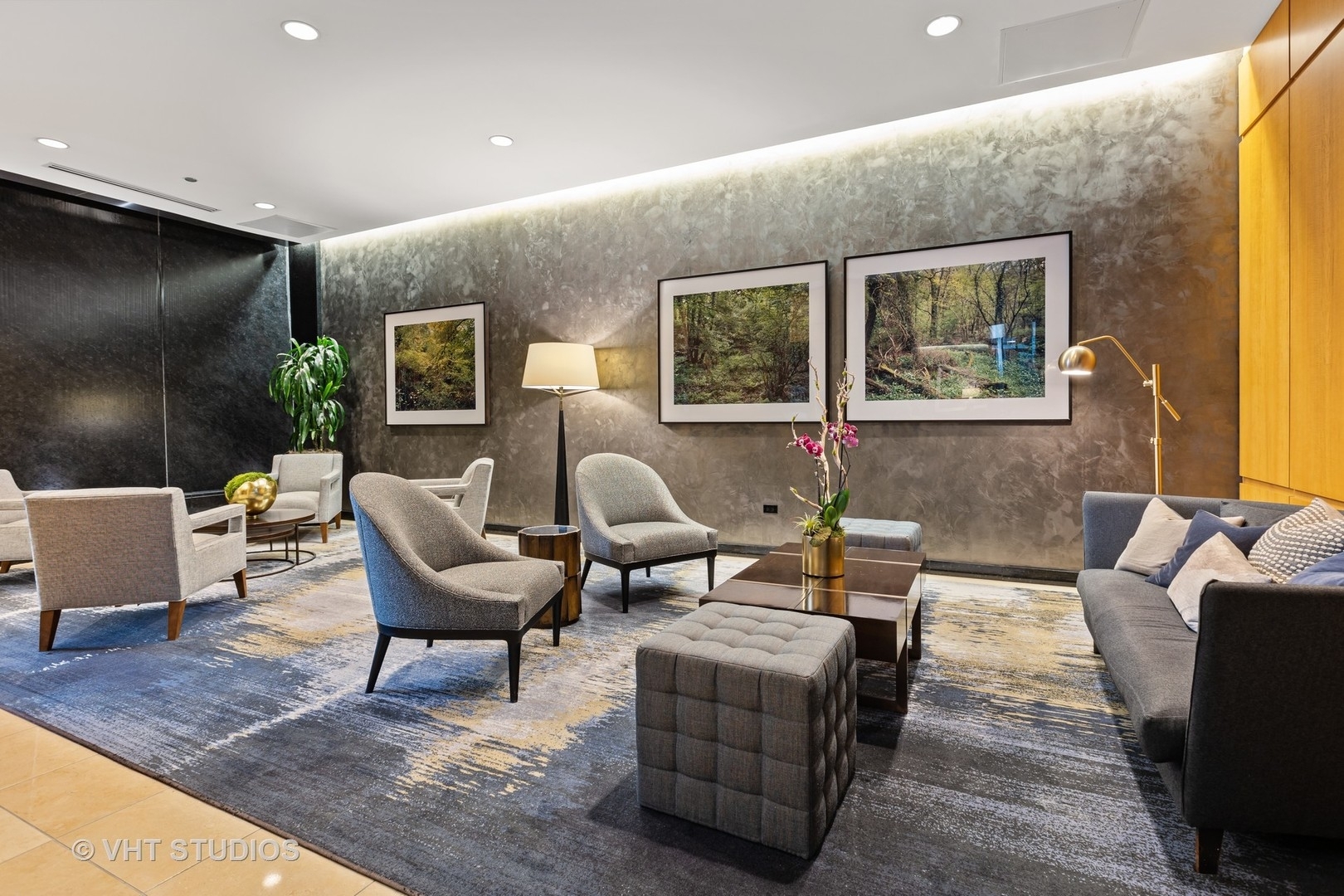 600 N Lake Shore Drive Unit: 2001