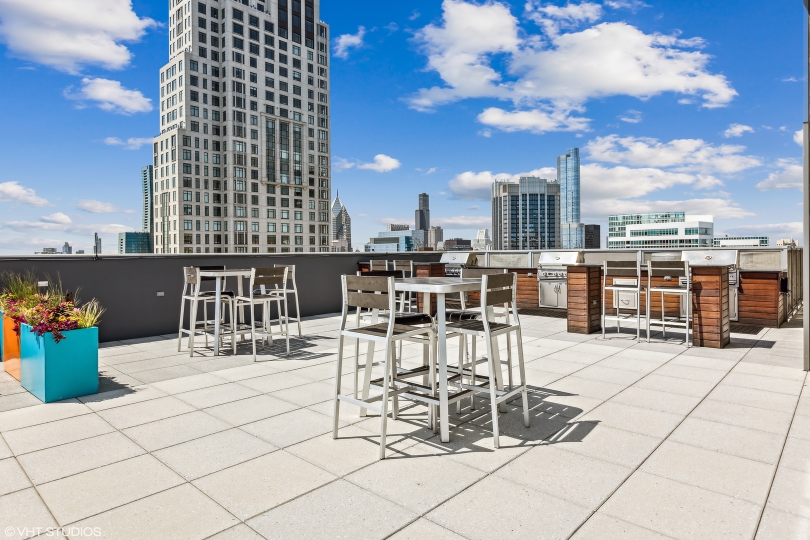 600 N Lake Shore Drive Unit: 2001
