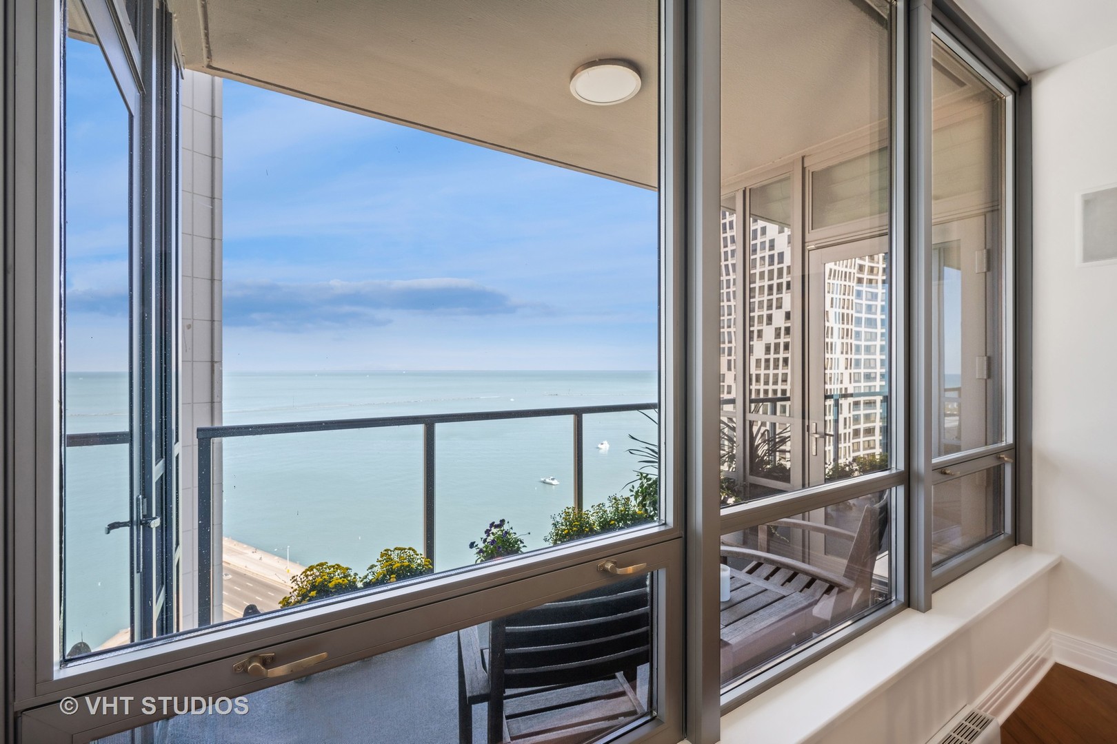 600 N Lake Shore Drive Unit: 2001