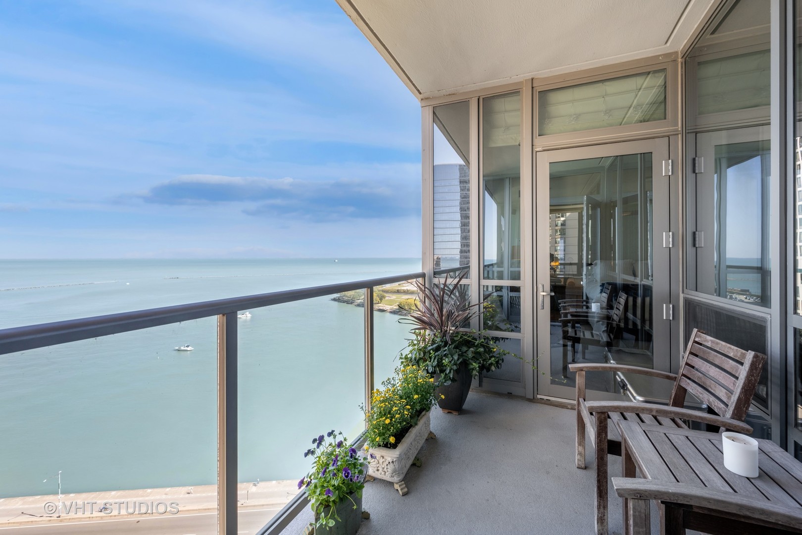 600 N Lake Shore Drive Unit: 2001