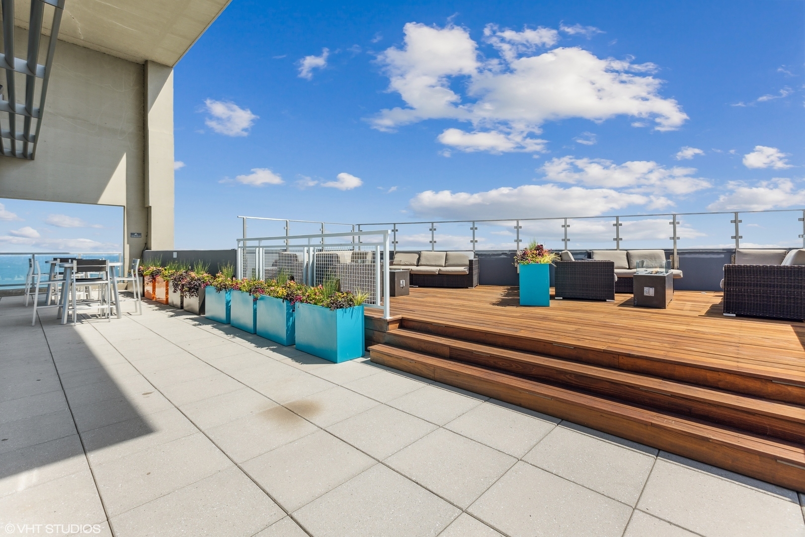 600 N Lake Shore Drive Unit: 2001