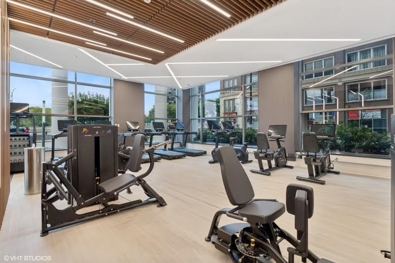 600 N Lake Shore Drive Unit: 2001