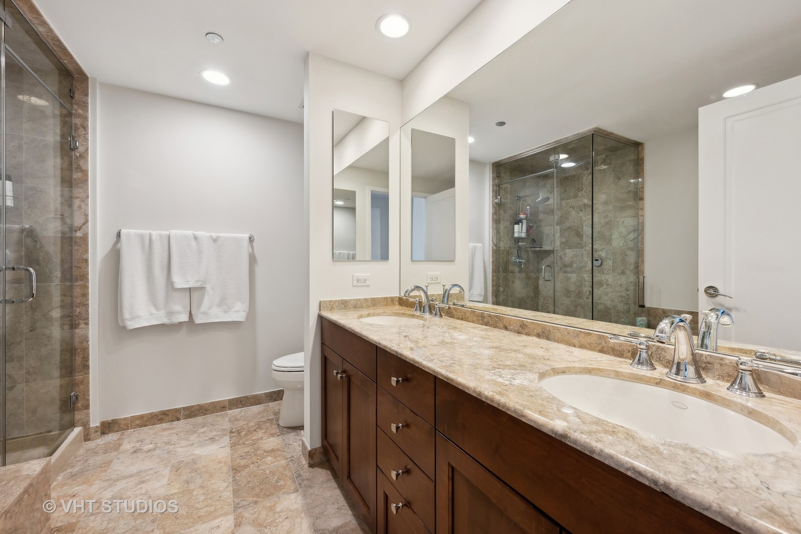 600 N Lake Shore Drive Unit: 2001