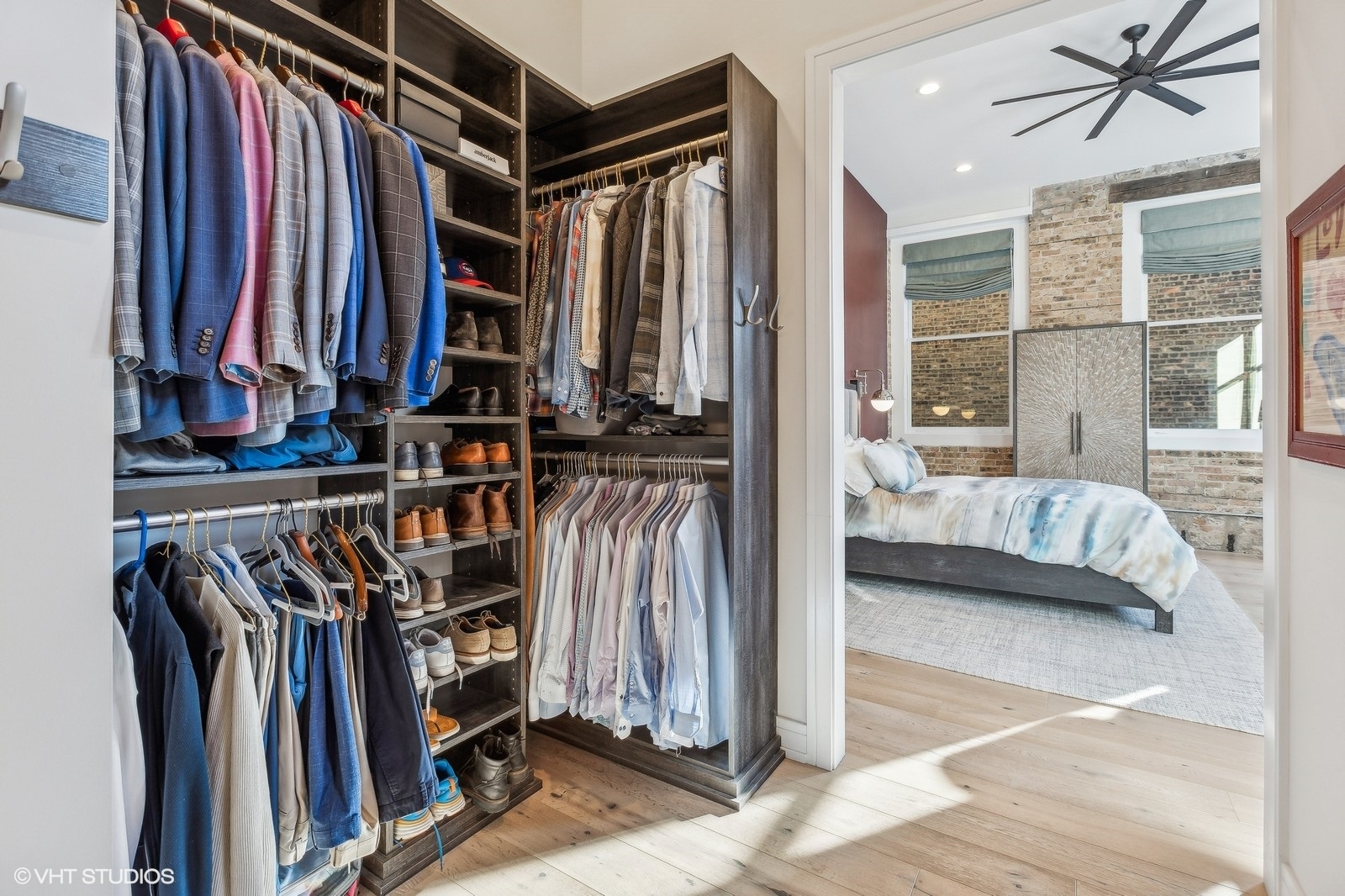 915 N HOYNE Avenue Unit: 2