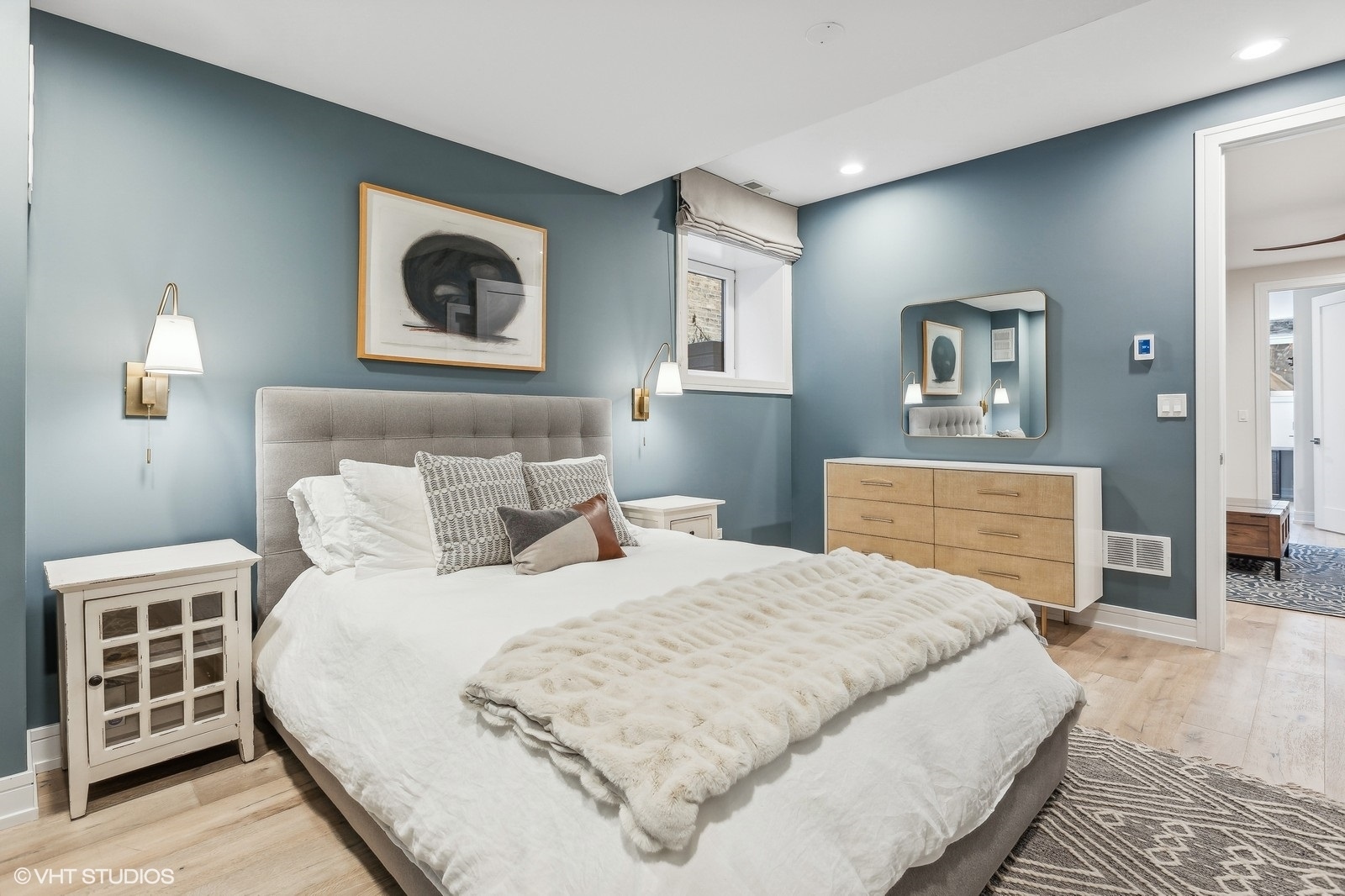 915 N HOYNE Avenue Unit: 2