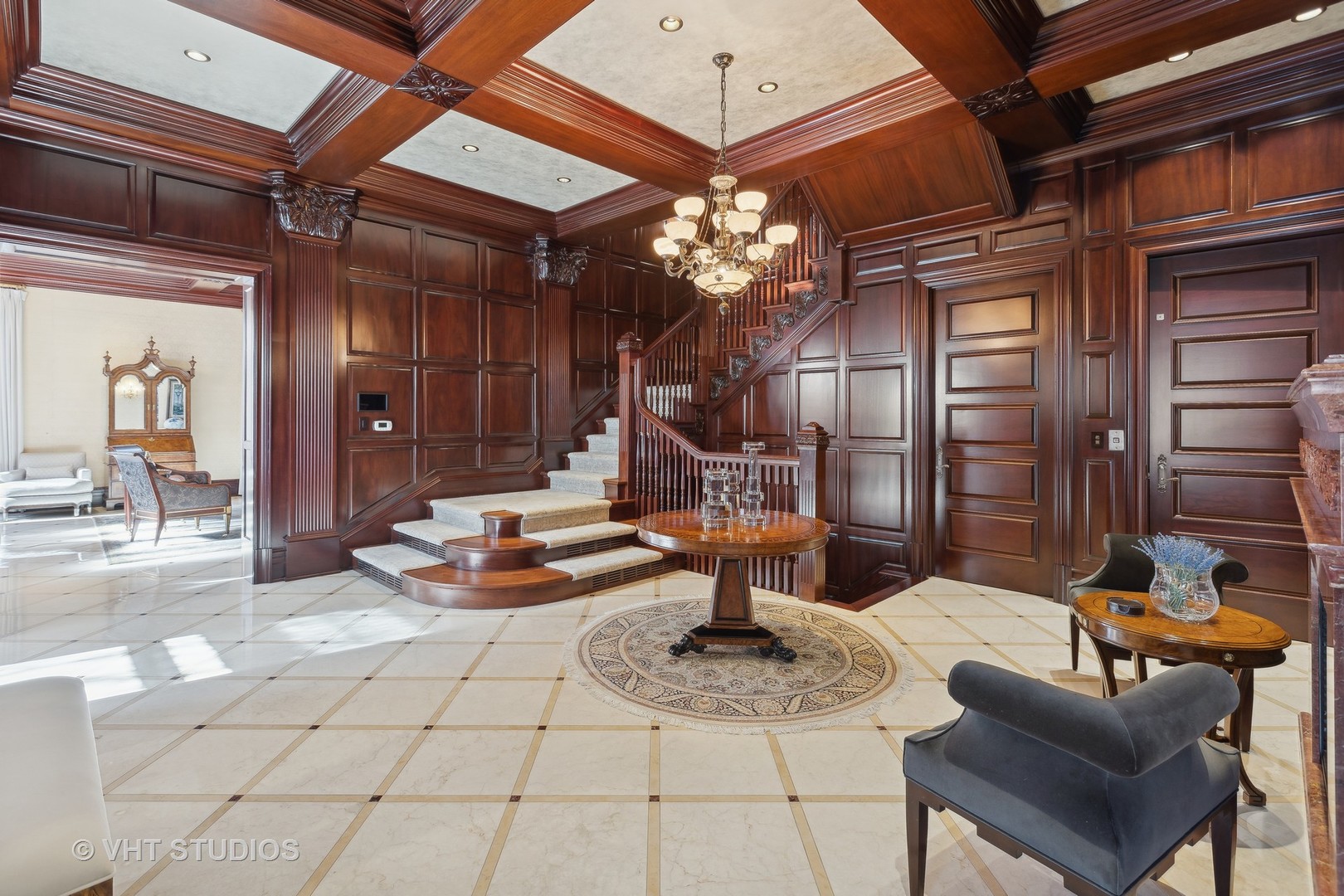 915 N DEARBORN Street