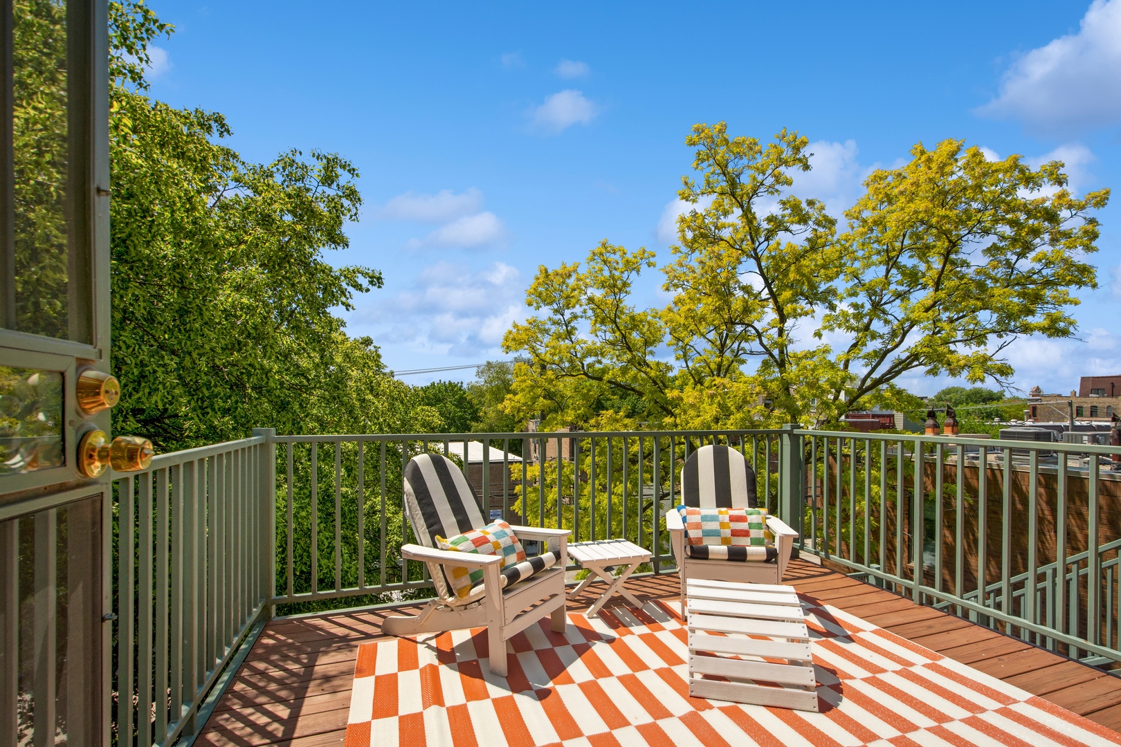 1900 N Mohawk Street