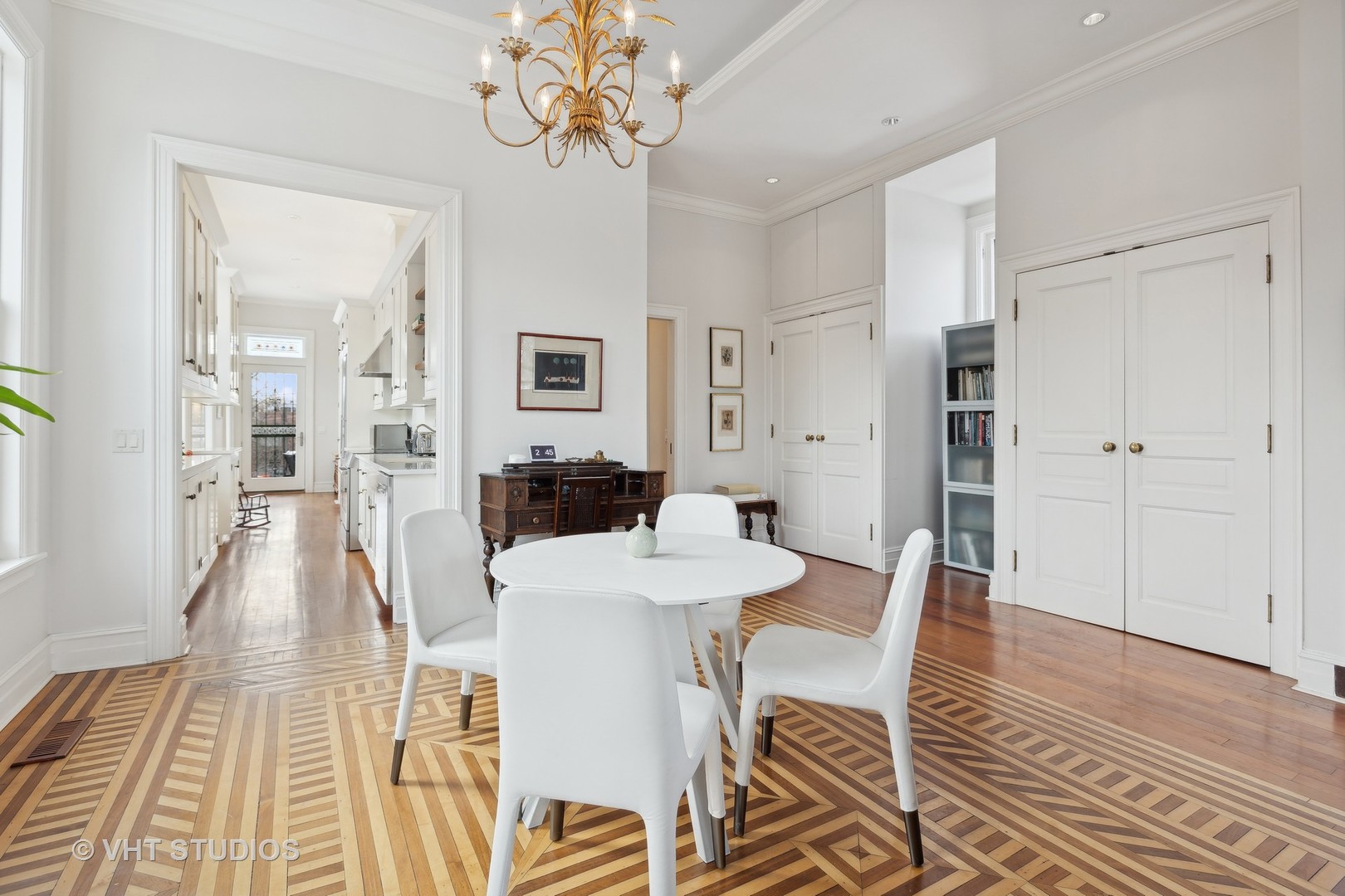 1900 N Mohawk Street