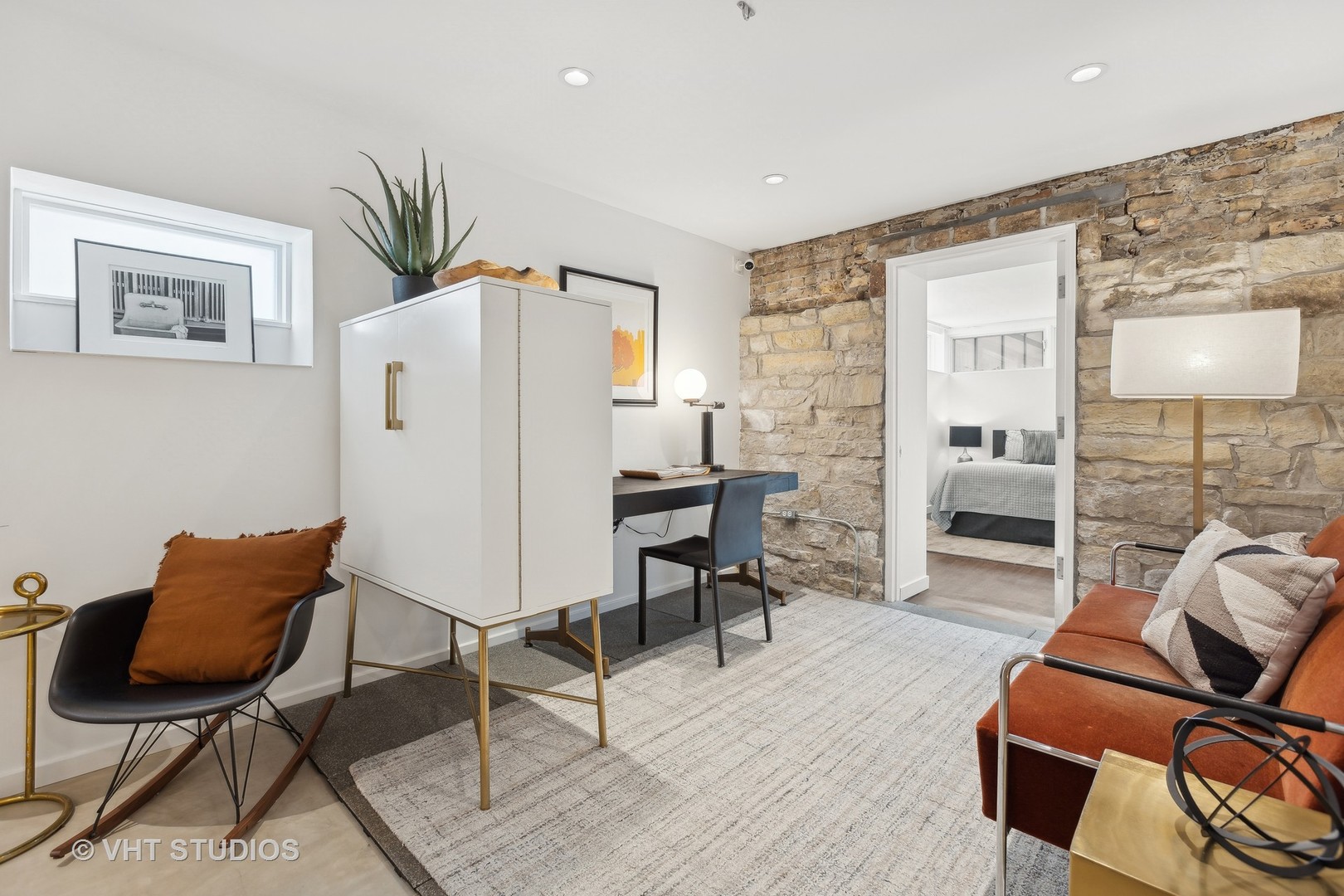 1900 N Mohawk Street