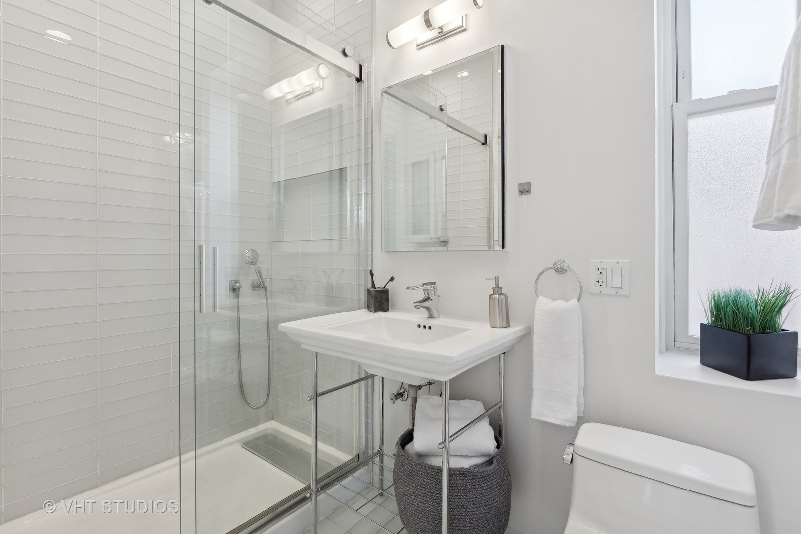 1900 N Mohawk Street