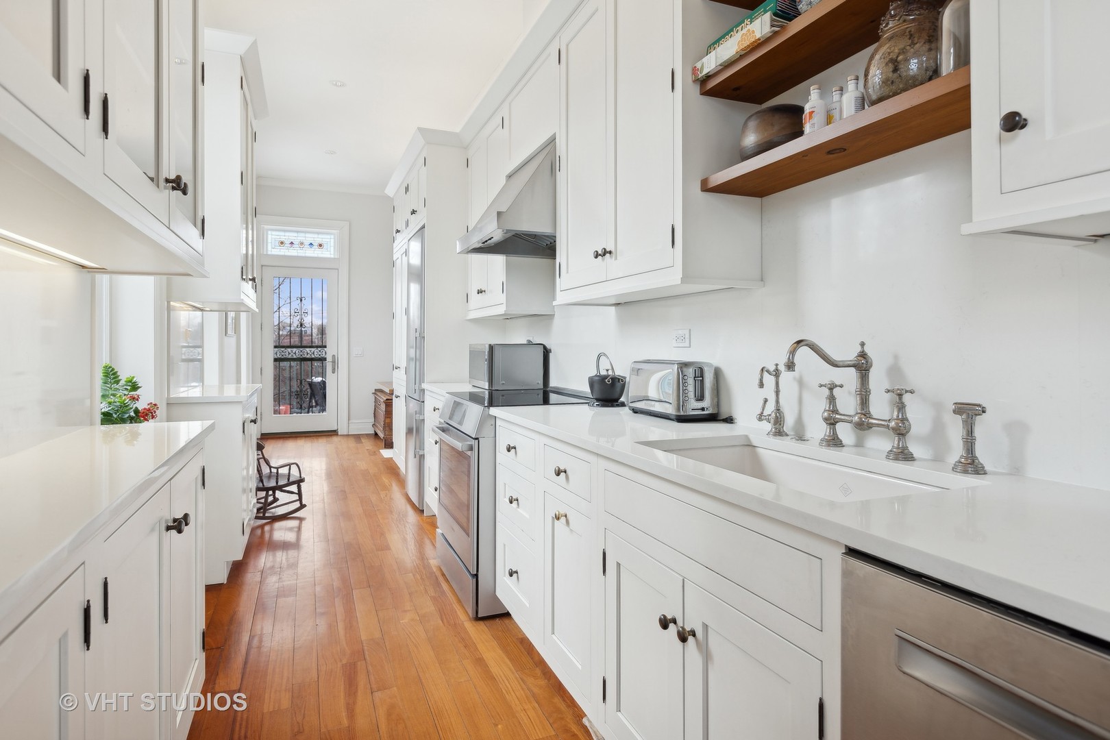 1900 N Mohawk Street