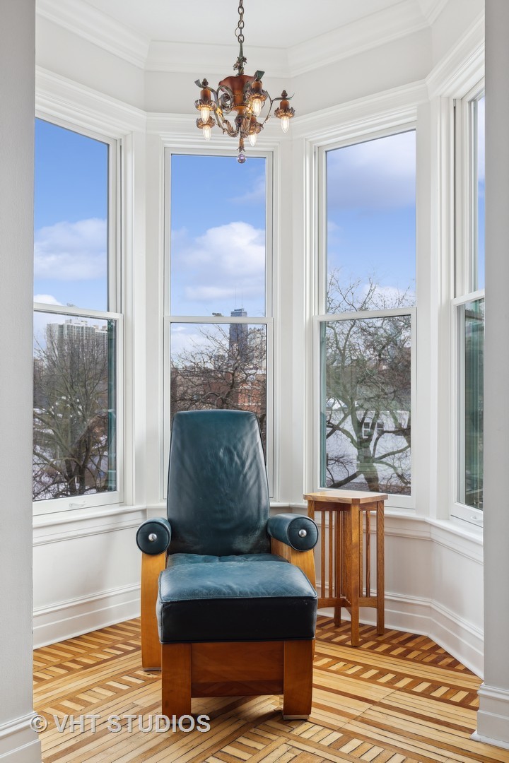 1900 N Mohawk Street