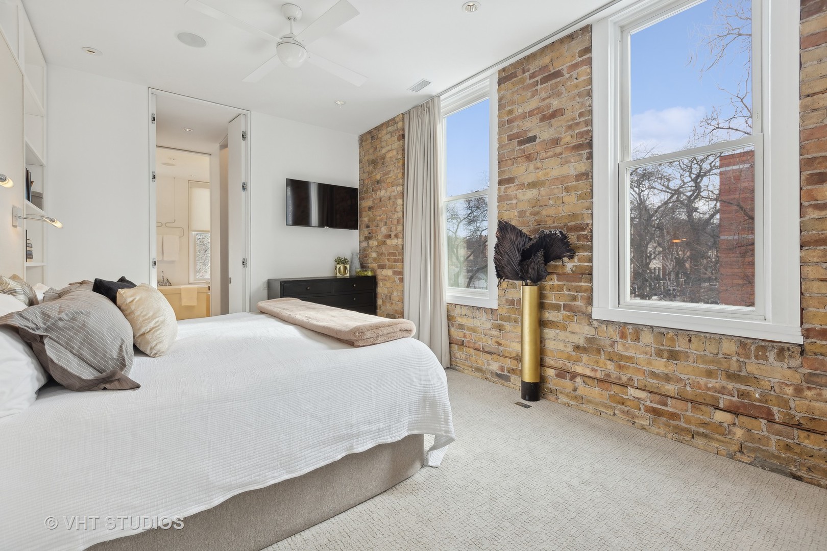 1900 N Mohawk Street