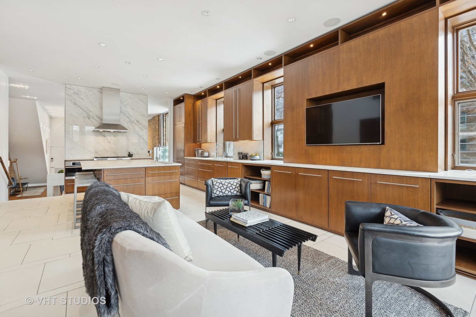 1900 N Mohawk Street