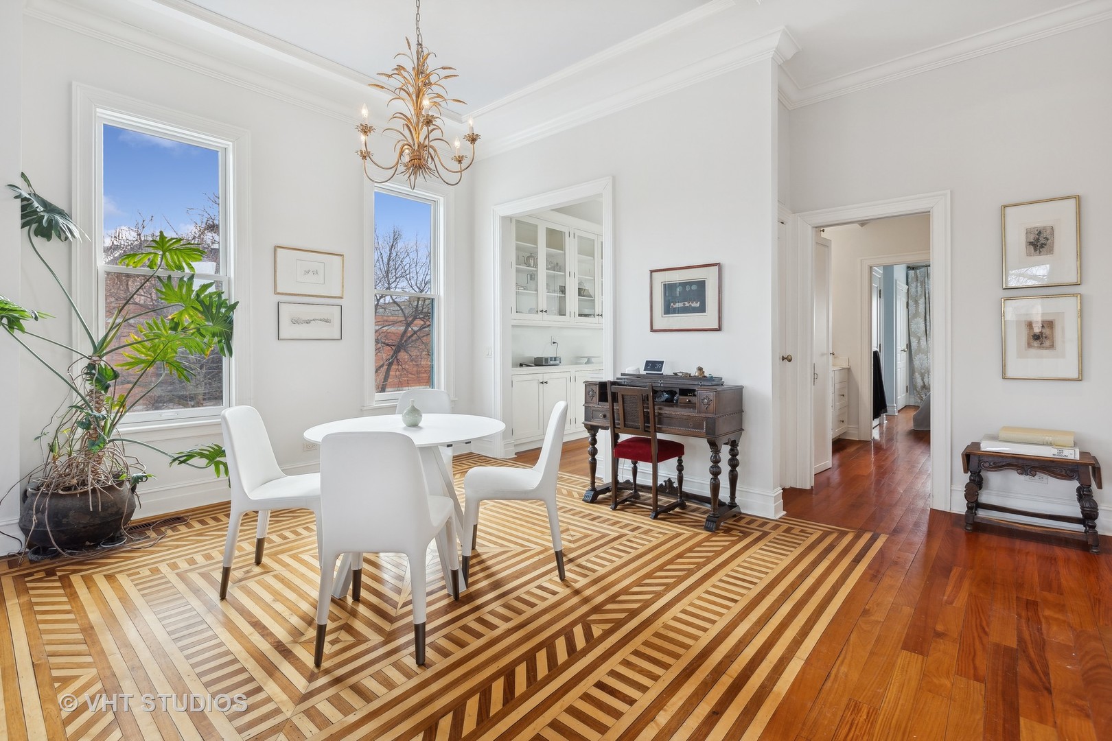 1900 N Mohawk Street