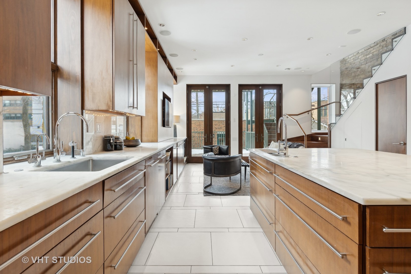 1900 N Mohawk Street