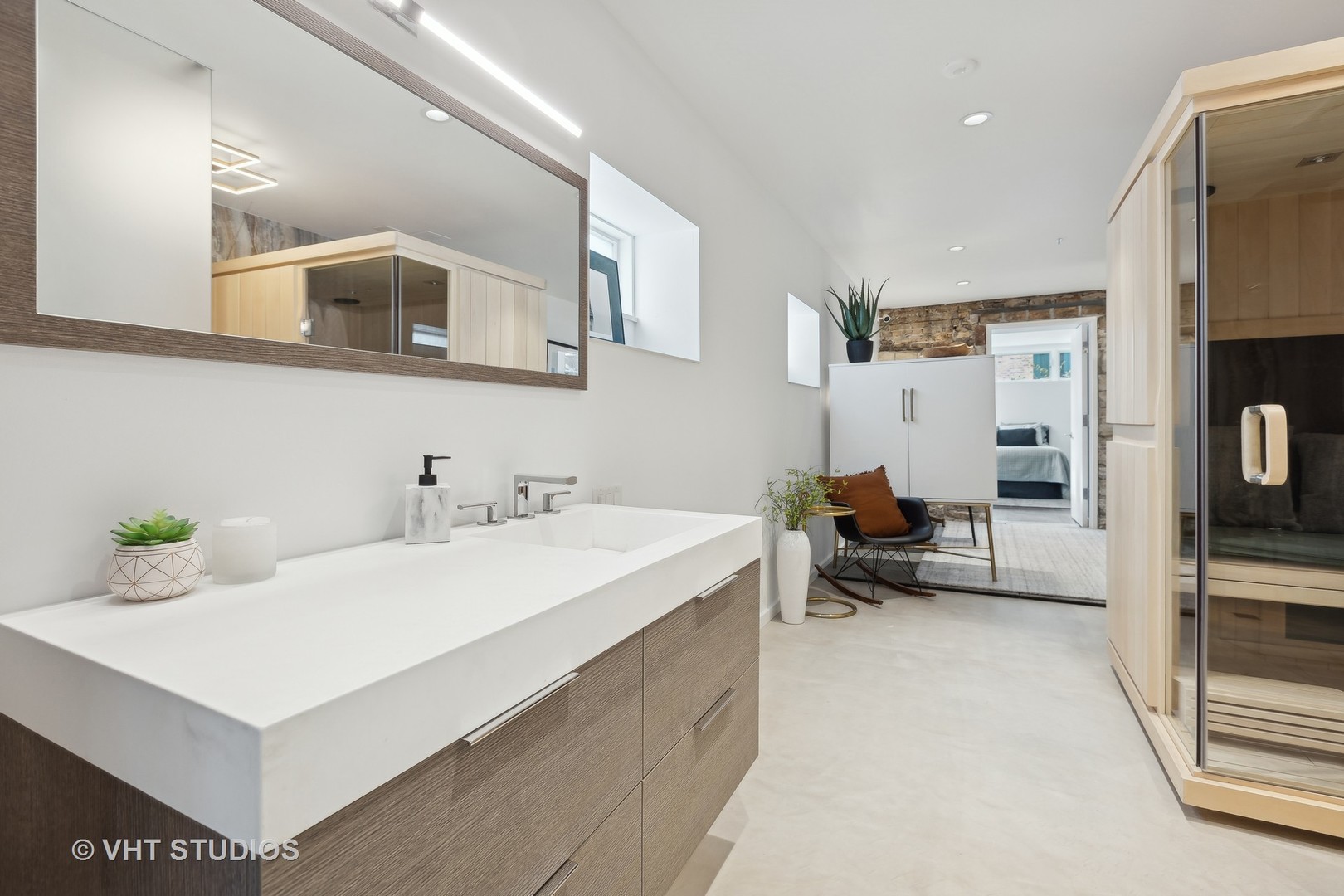 1900 N Mohawk Street