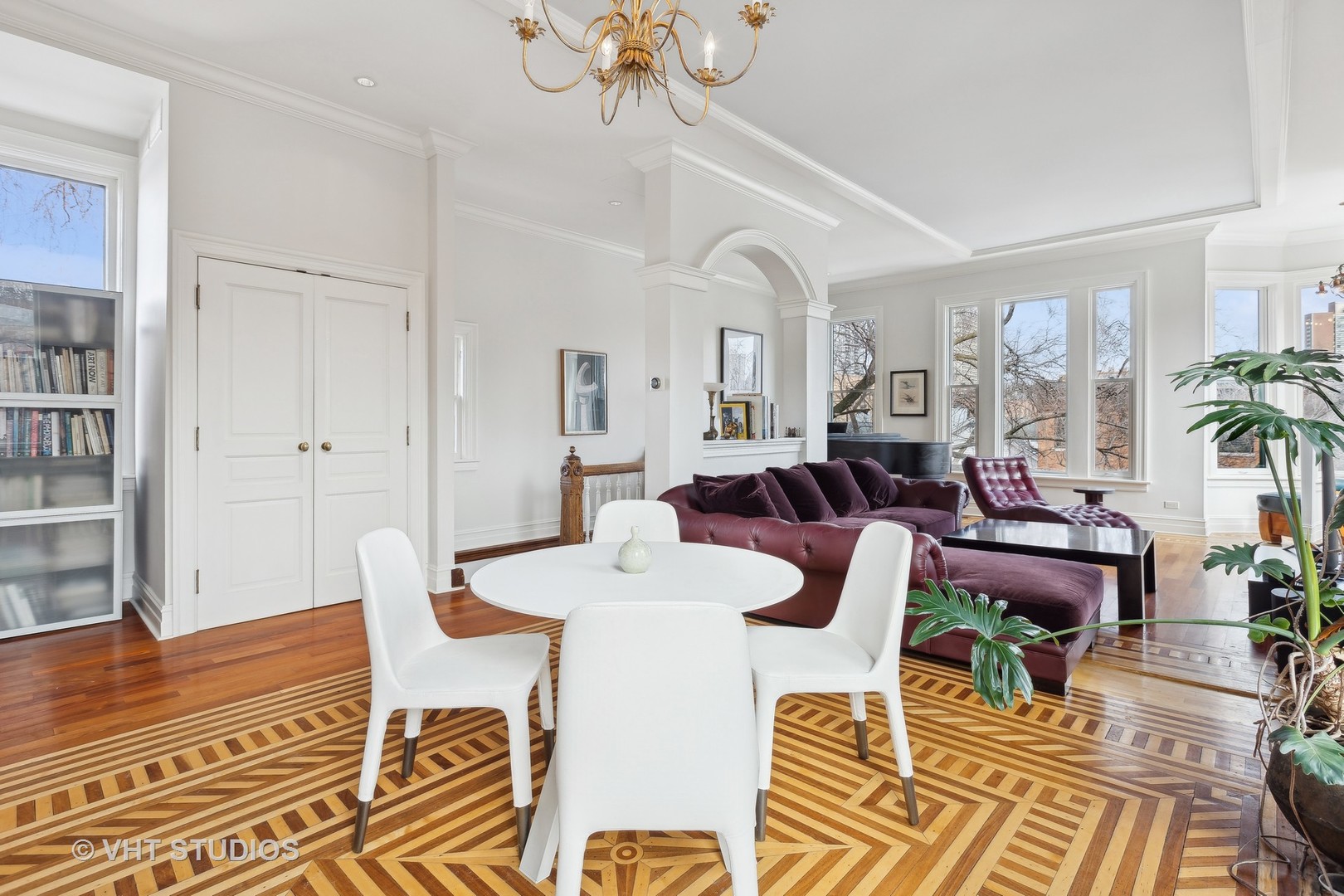 1900 N Mohawk Street