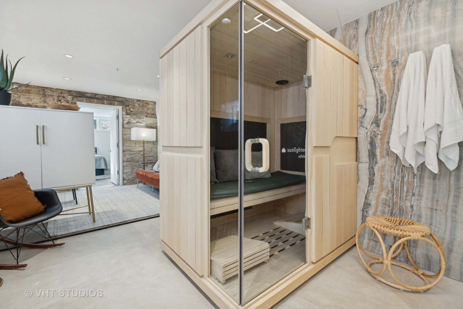 1900 N Mohawk Street