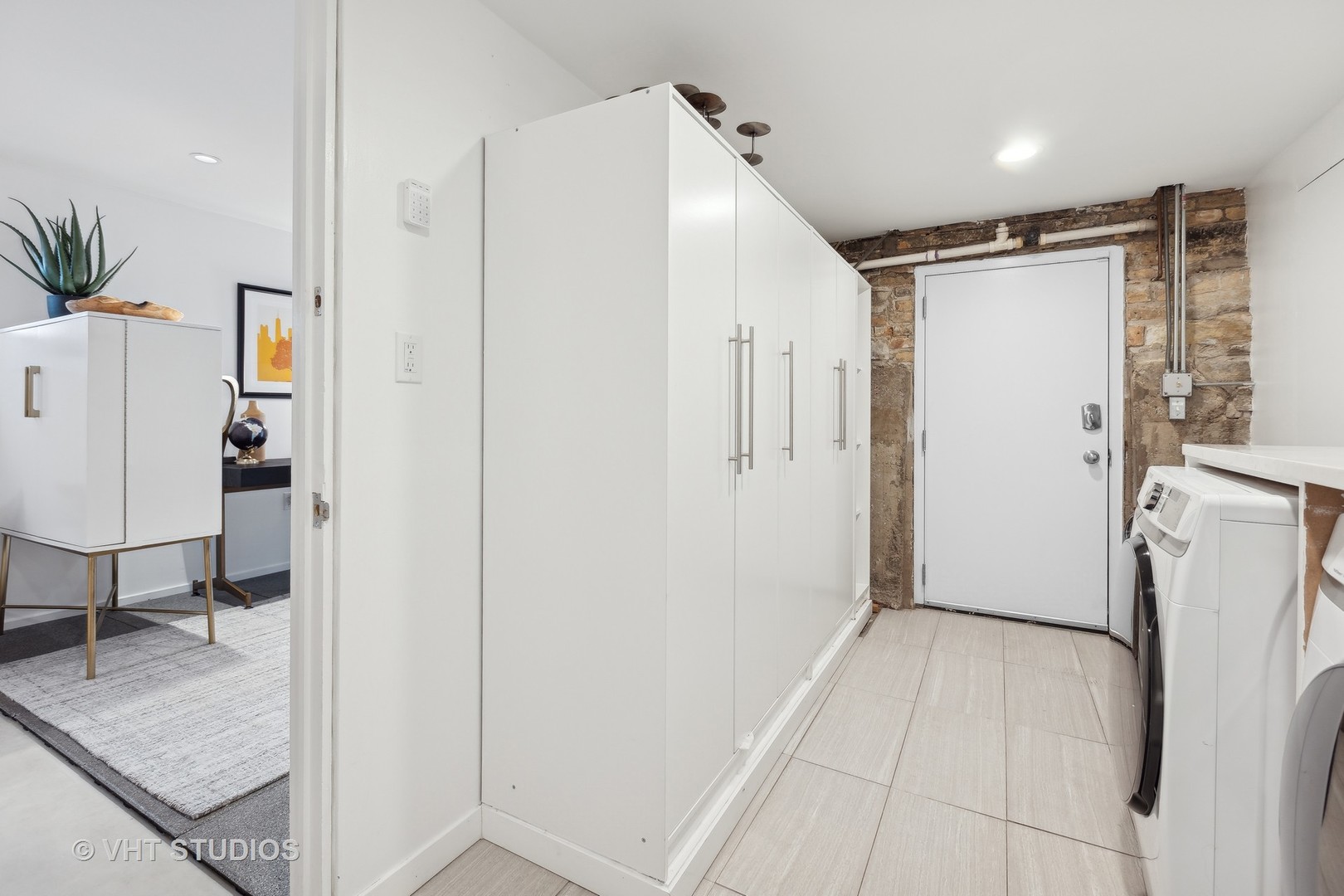 1900 N Mohawk Street