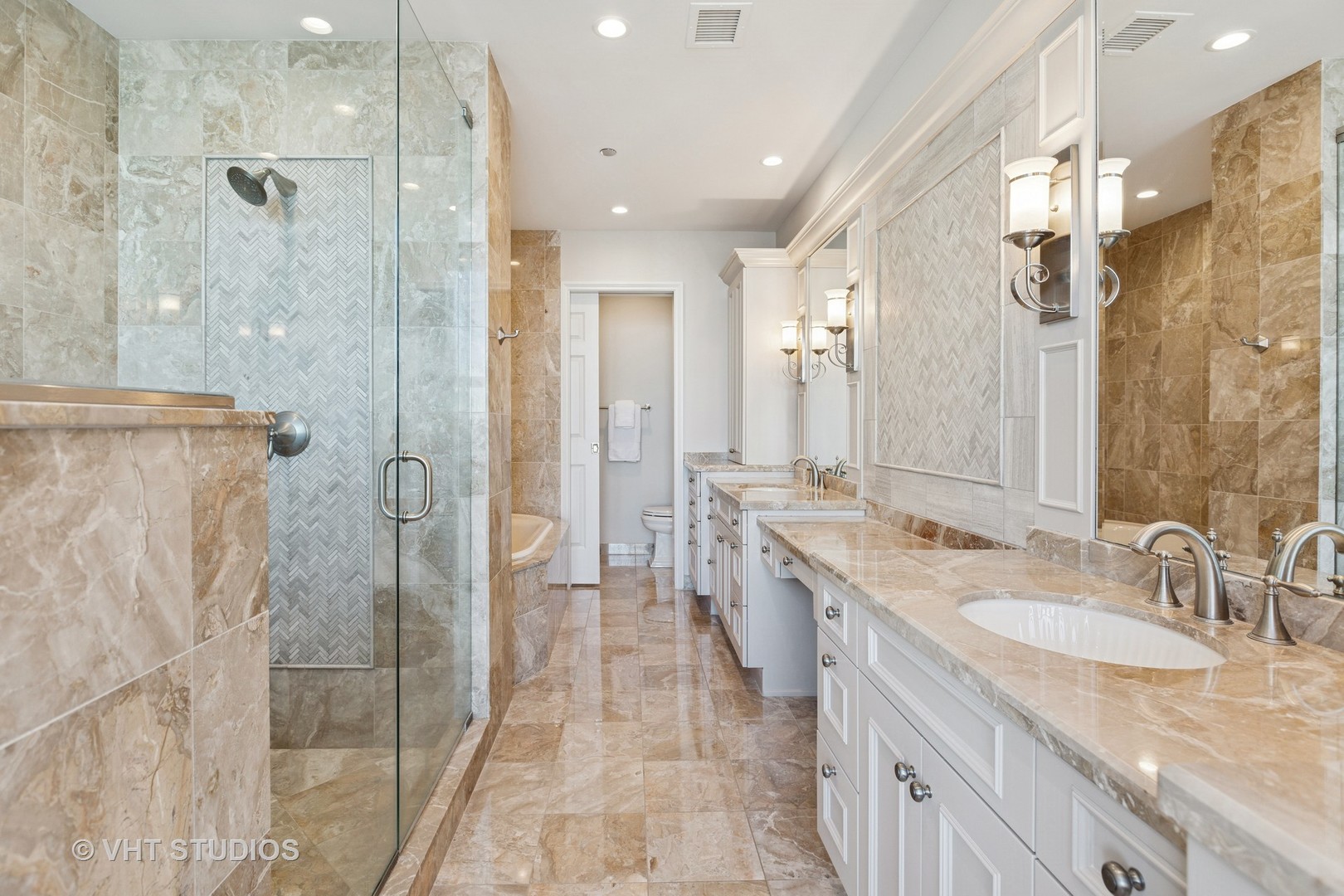 25 E Superior Street Unit: 4203