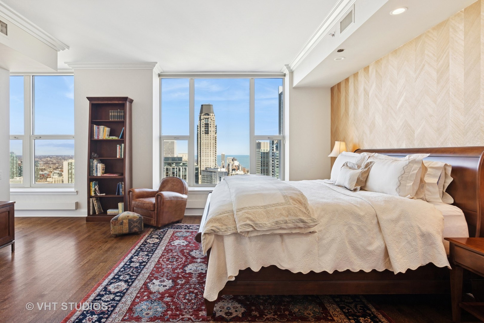 25 E Superior Street Unit: 4203