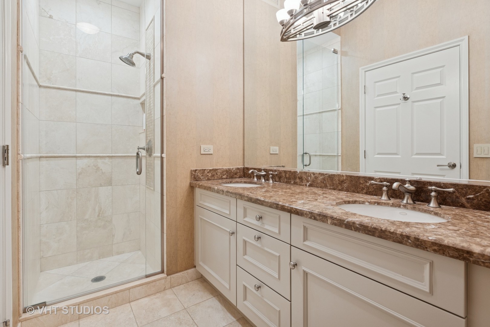 25 E Superior Street Unit: 4203