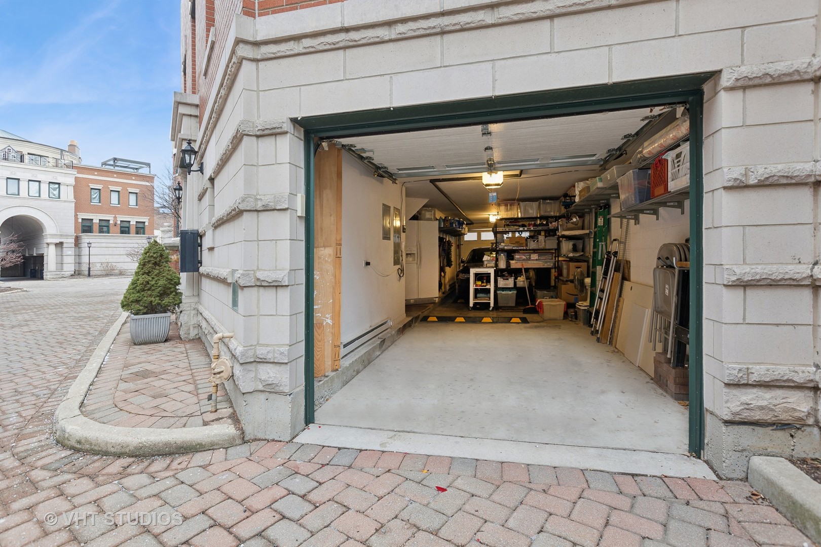 422 W Armitage Avenue Unit: A