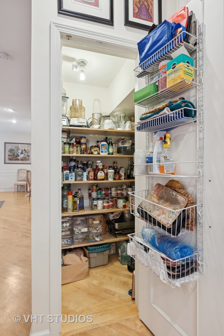 422 W Armitage Avenue Unit: A